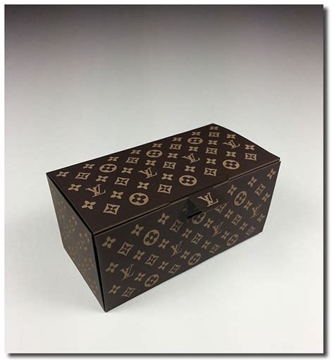 Louis Vuitton gift box logo